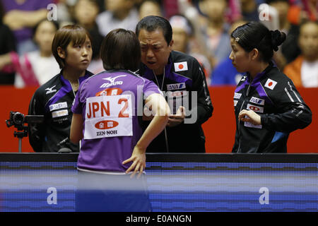 1. Yoyogi-Gymnasium, Tokio, Japan. 3. Mai 2014. Japan-Teamgruppe, 3. Mai 2014 - Tischtennis: ZEN-NOH 2014 World Team Tischtennis Meisterschaften Damen Team-match zwischen Japan 3-2 Niederlande am 1. Yoyogi-Gymnasium, Tokio, Japan. © AFLO SPORT/Alamy Live-Nachrichten Stockfoto