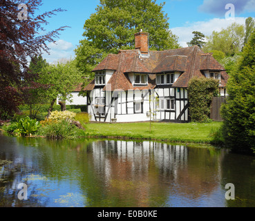 Tudor-Stil Hütte, lose ziemlich. Stockfoto