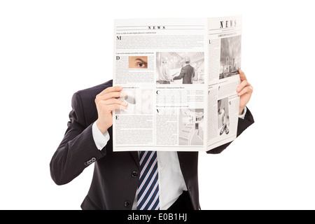 Hinterhältig Chef spähen durch ein Loch in der Zeitung Stockfoto