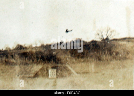Edwin Newmans Foto zeigt einen Maschinengewehrbereich im Irak während des Nahost-Konflikts. Das Personal der britischen Royal Air Force (RAF) führte im Rahmen ihrer Missionen in der Region Schulungen und operative Übungen durch. Stockfoto