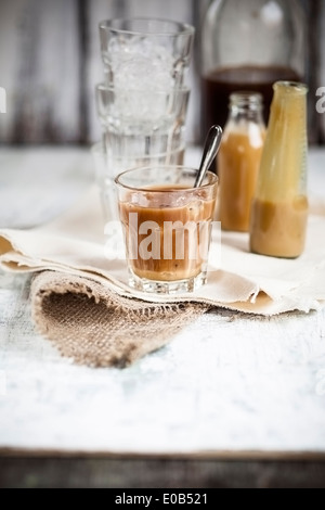 Thai Eistee mit schwarzer Ceylon Tee und süße Kondensmilch Stockfoto