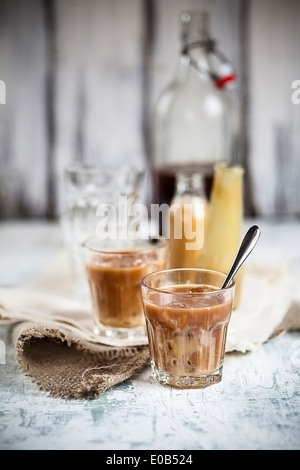 Thai Eistee mit schwarzer Ceylon Tee und süße Kondensmilch Stockfoto