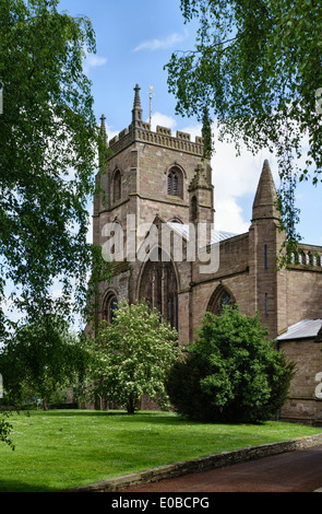 Priory-Kirche von St. Peter & St Paul, Leominster, Herefordshire, UK, gebaut im 13. Jahrhundert. Stockfoto