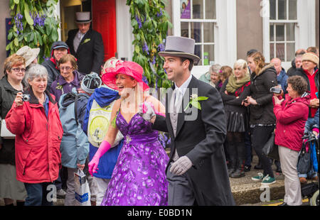 Helston Flora Tag 2014 Mittag Tanz, Kostüme und Spitze Hüte getragen Stockfoto