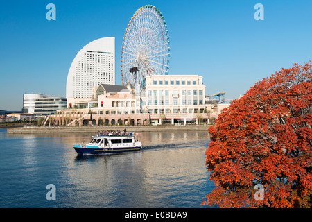 Grand InterContinental Yokohama und Cosmo Uhr 21 Riesenrad. Yokohama, Kanagawa, Japan Stockfoto