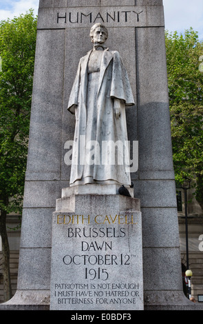 Das Edith Cavell Memorial, London. Sie wurde durch Deutschland im Jahre 1915 hingerichtet für helfen Alliierten besetzten Belgien zu entfliehen Truppen Stockfoto