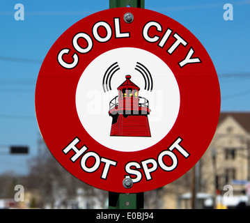 Internet WiFi Zugang der Öffentlichkeit anmelden "Cool City" Two Rivers, Wisconsin Stockfoto