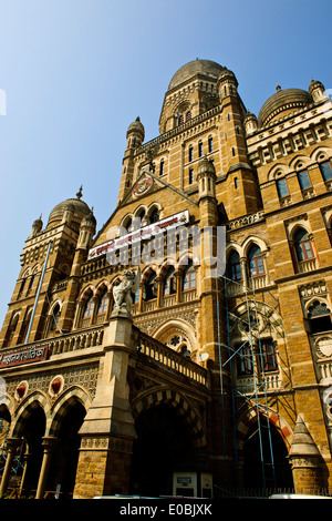 Sir Phirojshah Mehta erster Bürgermeister von Bombay, außerhalb Municipal Corporation Building in der Nähe von Victoria Station Bombay, Mumbai, Indien Stockfoto