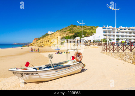 Fischerdorf Salema und Resort mit Praia de Salema Strand West Algarve Portugal EU Europa Stockfoto