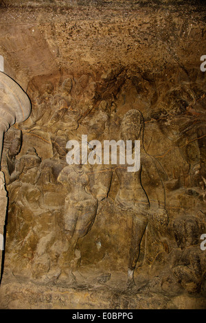 Elephanta Island, Felszeichnungen, Tempel, Schreine, viel zerstört von den Portugiesen, Kinder Schule Ausflug, Bombay, Mumbai, Indien Stockfoto