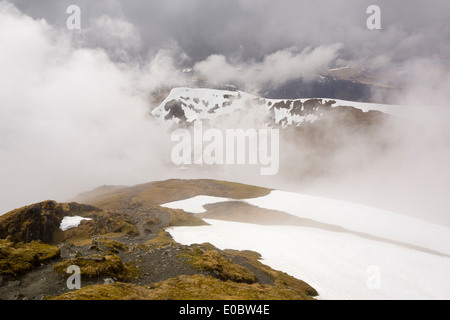 Mit Blick auf Meall Corranaich Munro auf der Seite Ben Lawers oben Loch Tay in den schottischen Highlands, UK. Stockfoto