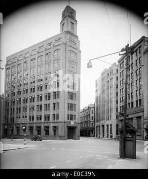 Schnittpunkt von Lambton Quay, Hunter Street, und Featherston Street, Wellington, mit der gegenseitigen Leben & Bürger Assurance Company Building, ca 1935 Stockfoto