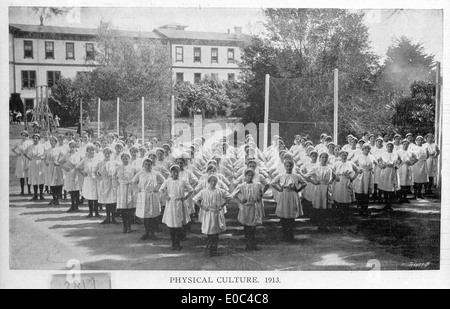 Sportunterricht am Nelson College for Girls - Fotograf nicht identifizierten, 1913 Stockfoto