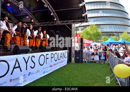 Polnischen Folk-Gruppe "Karolinka". " Tage der Polen "polnische Festival und einschneidenden Ereignis polnische Kultur. Zum ersten Mal auf der Themse Stockfoto