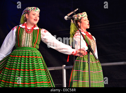 Polnischen Folk-Gruppe "Karolinka". " Tage der Polen "polnische Festival und einschneidenden Ereignis polnische Kultur. Zum ersten Mal auf der Themse Stockfoto