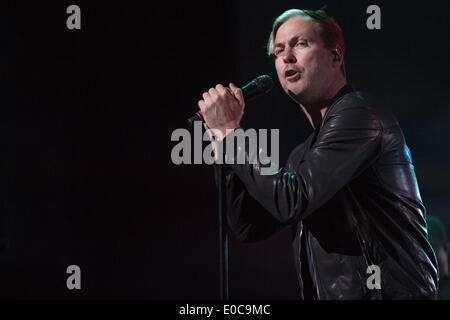 Madison, Wisconsin, USA. 6. Mai 2014. MICHAEL FITZPATRICK von Fitz und den Wutanfällen führen live im Capitol Theater in Madison, Wisconsin © Daniel DeSlover/ZUMAPRESS.com/Alamy Live-Nachrichten Stockfoto