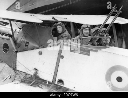 Dur Syd Addison und Leutnant Hudson Fysh in Bristol Jagdflugzeug Stockfoto