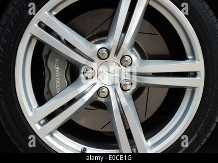 Aston Martin DB9 Rad und Bremssattel Stockfoto