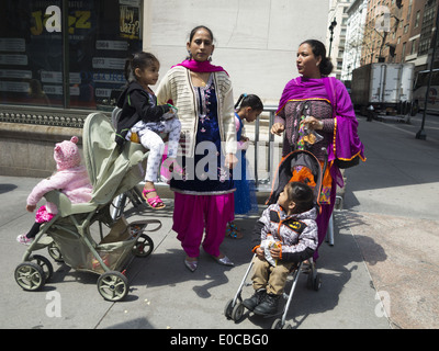 Die 27. jährliche Sikh Day Parade auf der Madison Avenue in New York City. Stockfoto