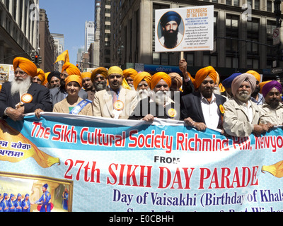 Die 27. jährliche Sikh Day Parade auf der Madison Avenue in New York City. Stockfoto