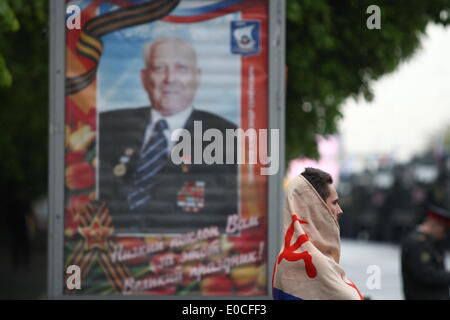 Kaliningrad, Russland am 9. Mai 2014 große Parade auf dem Siegesplatz in Kaliningrad, anlässlich des 69. Jahrestag der WWII Ende. Bildnachweis: Michal Fludra/Alamy Live-Nachrichten Stockfoto