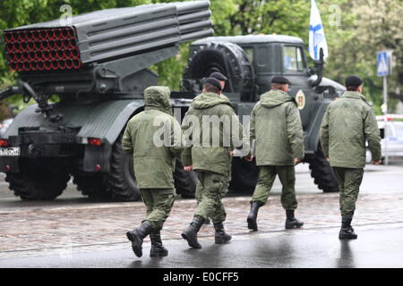 Kaliningrad, Russland am 9. Mai 2014 große Parade auf dem Siegesplatz in Kaliningrad, anlässlich des 69. Jahrestag der WWII Ende. Bildnachweis: Michal Fludra/Alamy Live-Nachrichten Stockfoto