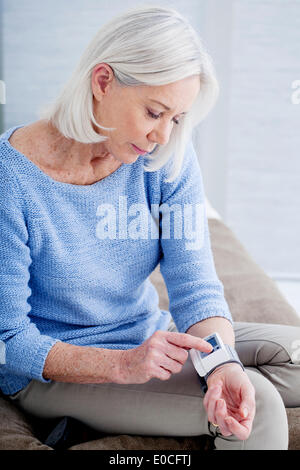 Blutdruck, ältere person Stockfoto