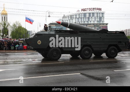 Kaliningrad, Russland am 9. Mai 2014 große Parade auf dem Siegesplatz in Kaliningrad, anlässlich des 69. Jahrestag der WWII Ende. Bildnachweis: Michal Fludra/Alamy Live-Nachrichten Stockfoto