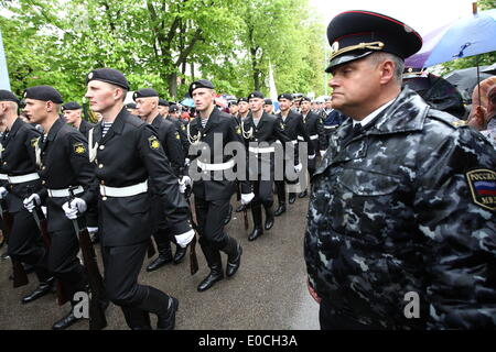 Kaliningrad, Russland am 9. Mai 2014 große Parade auf dem Siegesplatz in Kaliningrad, anlässlich des 69. Jahrestag der WWII Ende. Bildnachweis: Michal Fludra/Alamy Live-Nachrichten Stockfoto