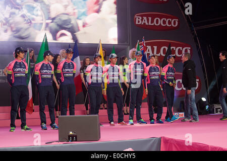 Belfast, Nordirland, Vereinigtes Königreich. 8. Mai 2014.  Team Lampre - Merida Teampräsentation in Belfast Kredit Giro d ' Italia: Bonzo/Alamy Live News Stockfoto