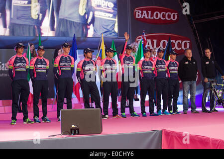 Belfast, Nordirland, Vereinigtes Königreich. 8. Mai 2014.  Team Lampre - Merida Teampräsentation in Belfast Kredit Giro d ' Italia: Bonzo/Alamy Live News Stockfoto