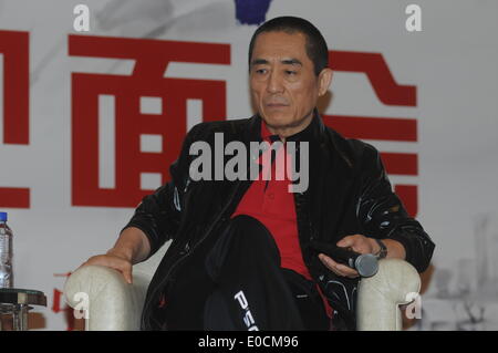 Peking, China. 7. Mai 2014. Regisseur Zhang Yimou, Chen Daoming Schauspieler und Schauspielerin Zhang Huiwen besuchen Pressekonferenz der Film Coming Home in Peking am Mittwoch, 7. Mai 2014. © TopPhoto/Alamy Live-Nachrichten Stockfoto