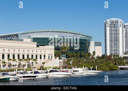 Tampa Bay Times Forum und Hillsborough River, Tampa, FL Stockfoto