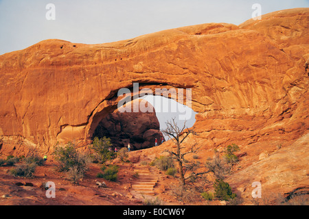 Arches-Nationalpark, Windows-Abschnitt mit Süd-Fenster, Utah, USA, Amerika Stockfoto