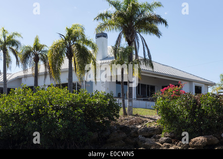 Luxus-Kanal vorne Wohnhaus, Punta Gorda, FL USA Stockfoto