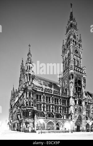 Rathaus Rathaus am Marienplatz in der Morgendämmerung im Winter, München, Upper Bavaria, Bavaria, Germany Stockfoto