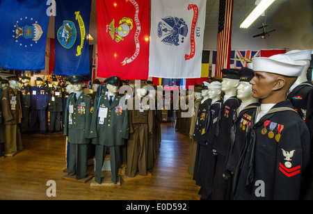 Ausstellung von Statuen von verschiedenen US-Soldaten in das Route 66 Hall Of Fame and Museum in Pontiac (Illinois), einer Stadt entlang der Route 66. Stockfoto