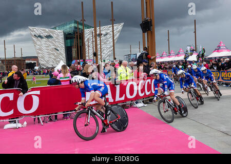 Belfast, Nordirland. 9. Mai 2014. Das FDR.fr-Team beim Team-Zeitfahren und Auftaktetappe der Giro d ' Italia in Gang kommen. Bildnachweis: Action Plus Sport Bilder/Alamy Live News Stockfoto