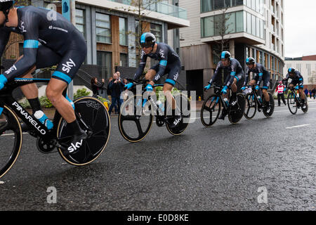 Belfast, Nordirland. 9. Mai 2014. Team Sky Riders in Aktion während des Team-Zeitfahren und ersten Etappe des Giro d ' Italia. Bildnachweis: Action Plus Sport Bilder/Alamy Live News Stockfoto