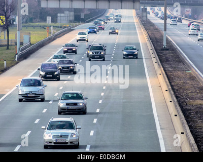 Die Westautobahn A1 mit dem Knoten Linz (Haid-Ansfelden). Einer der Meistbnefahrenen Straßen Österreichs, sterben Westautobahn A1 bei Stockfoto