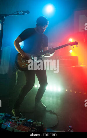 Königliches Blut spielt Corn Exchange auf 05.09.2014 als Teil von The Great Escape Festival in Brighton. Personen im Bild: Mike Kerr (Gesang, Bass), Ben Thatcher (Schlagzeug).   Bild von Julie Edwards Stockfoto