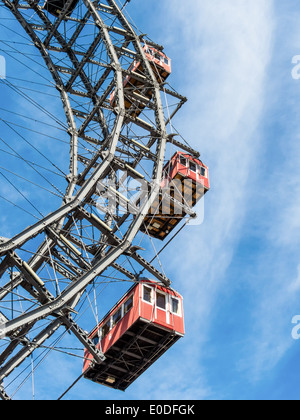 Die Achterbahn in Wien? ??? Sterreich. Eines der Wahrzeichen der Stadt, Das Riesenrad in Wien, √ñsterreich. Eines der Wah Stockfoto