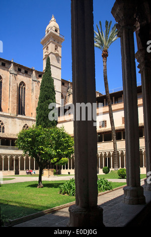 Die Basilika von St. Francis in Palma de Mallorca, von den Klöstern Stockfoto