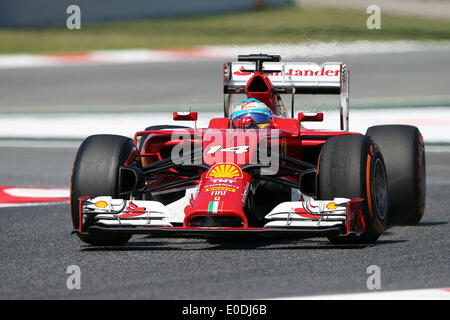 Barcelona, Spanien. 9. Mai 2014. FERNANDO ALONSO Spanien und Scuderia Ferrari fährt, während im ersten freien Training der Formel 1 spanischen Grand Prix 2014 am Circuit de Catalunya in Barcelona, Spanien. Bildnachweis: James Gasperotti/ZUMA Wire/ZUMAPRESS.com/Alamy Live-Nachrichten Stockfoto