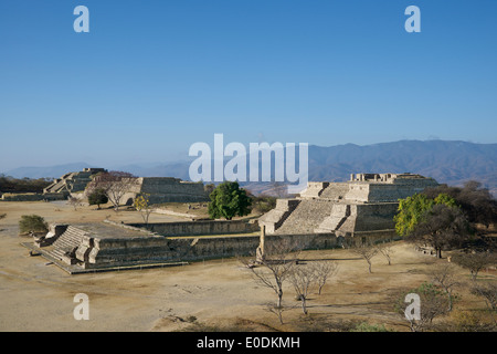 Panoramablick auf Tempel Zapoteken Ruinen Monte Alban Oaxaca Provinz Mexiko Stockfoto