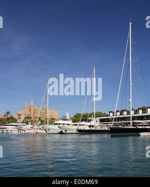 Kombiniert - Palma Boat Show 2014 / Palma Superyacht Show 2014 - Vorschau-Bilder - Superyacht Line-up Stockfoto