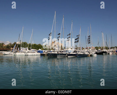 Kombiniert - Palma Boat Show 2014 / Palma Superyacht Show 2014 - Vorschau-Bilder - Beneteau Segelyachten / Azul Yachten Stockfoto
