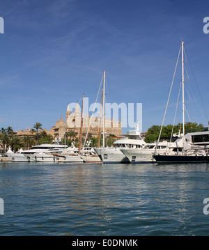 Kombiniert - Palma Boat Show 2014 / Palma Superyacht Show 2014 - Vorschau-Bilder - Superyacht Line-up Stockfoto