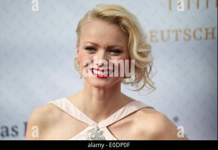 Berlin, Deutschland. 9. Mai 2014. Model Franziska Knuppe kommt bei den 64. Deutschen Filmpreis "Lolas" in Berlin, Deutschland, 9. Mai 2014. Foto: Daniel Naupold/Dpa/Alamy Live News Stockfoto