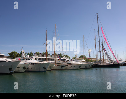 Kombiniert - Palma Boat Show 2014 / Palma Superyacht Show 2014 - Superyachten - Motor + Segel - Palma De Mallorca / Mallorca, Baleari Stockfoto